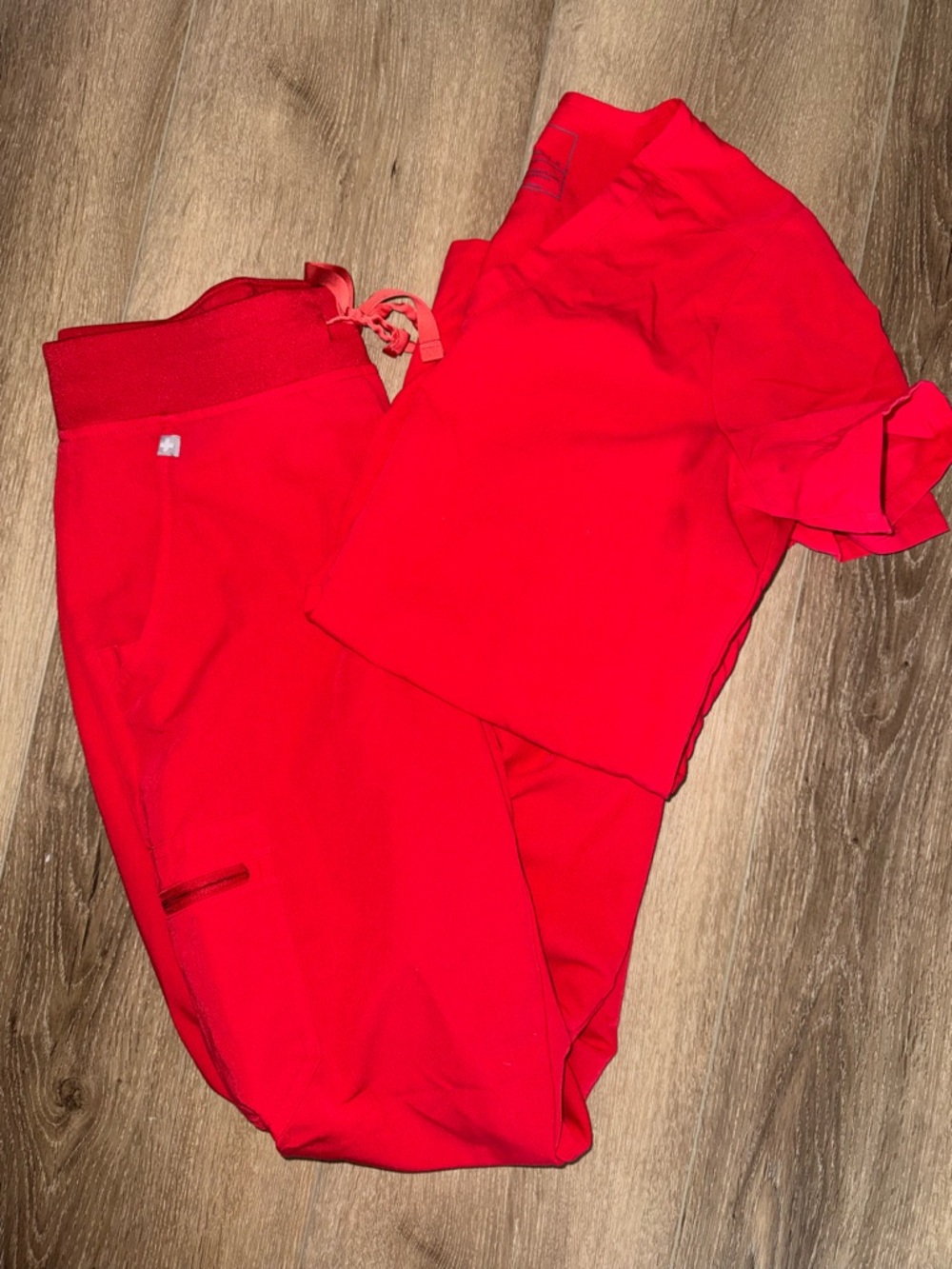 Figs Winning Red Zamora Jogger Pants Casma Scrub Top Scrubs Set Small S Tall - Picture 1 of 7